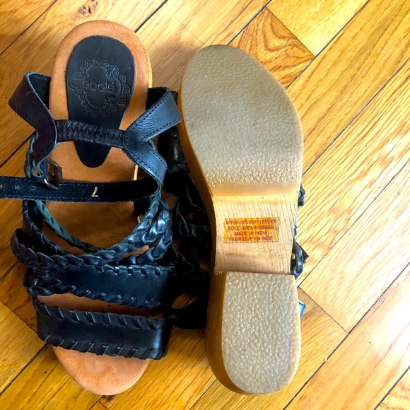 Sandals - Picture 1 of 1